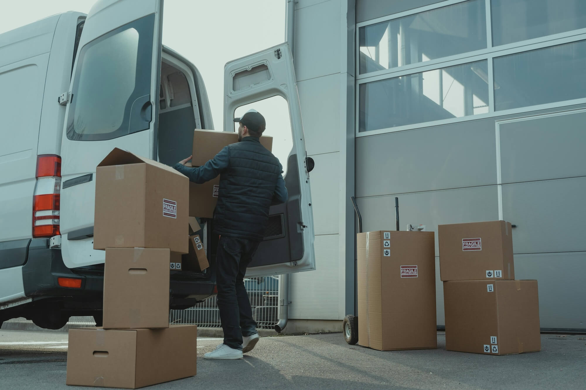 Versand & Logistik im E-Commerce: Die wichtigsten KPIs und wie du sie verbesserst